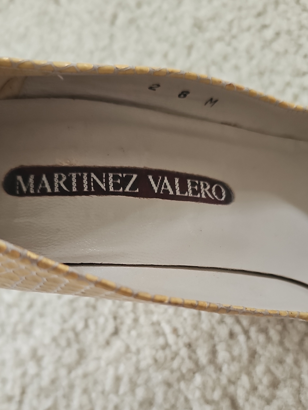 Martinez Valero Beige Snakeskin Pointed Toe Pumps 8M 3.75" Heels - Picture 6 of 12